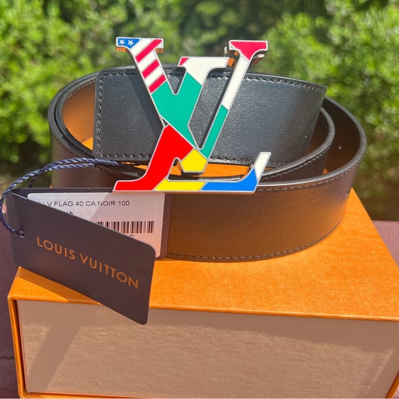 LOUIS VUITTON NEW BLACK LEATHER BELT WITH FLAG COLORFULL BUCKLE SIZE 100 - Picture 5 of 16